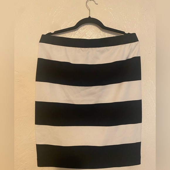 Elle skirt - Picture 2 of 3